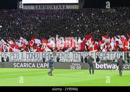 1er décembre 2024, stade Artemio franchi, Florence, Italie ; Serie A Enilive Football match ; Fiorentina versus Inter ; supporters de Fiorentina Banque D'Images