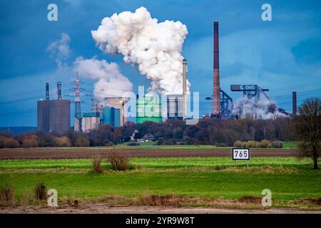 Hüttenwerke Krupp-Mannesmann, HKM à Duisburg-Hüttenheim, 2 hauts fourneaux, cokerie, nuage de trempe, sur la gauche, la centrale au gaz, co Banque D'Images