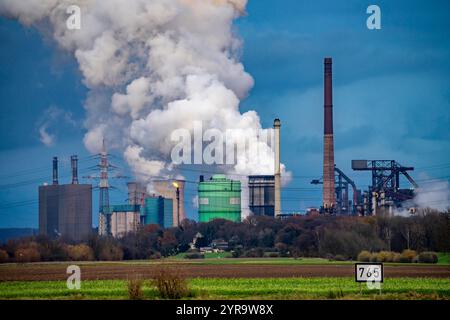 Hüttenwerke Krupp-Mannesmann, HKM à Duisburg-Hüttenheim, 2 hauts fourneaux, cokerie, nuage de trempe, sur la gauche, la centrale au gaz, co Banque D'Images