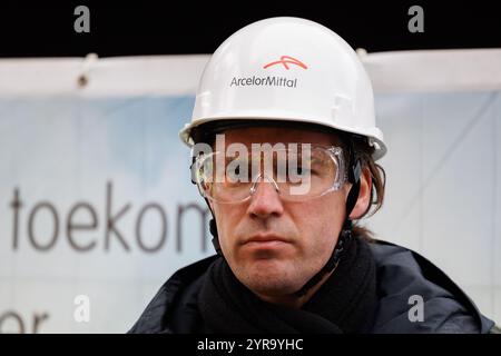 Gand, Belgique. 03 décembre 2024. Le maire de Gand Mathias de Clercq photographié lors d’une visite des nouveaux vice-présidents de la Commission européenne Ribera et Sejourne, à ArcelorMittal Belgique en préparation du ¿Clean Industrial Deal¿, à Gand, le mardi 03 décembre 2024. BELGA PHOTO KURT DESPLENTER crédit : Belga News Agency/Alamy Live News Banque D'Images