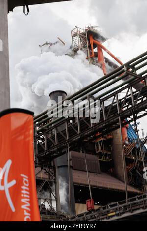 Gand, Belgique. 03 décembre 2024. Cette photo montre une visite des nouveaux vice-présidents de la Commission européenne Ribera et Sejourne, à ArcelorMittal Belgique en préparation du ¿Clean Industrial Deal¿, à Gand, le mardi 03 décembre 2024. BELGA PHOTO KURT DESPLENTER crédit : Belga News Agency/Alamy Live News Banque D'Images