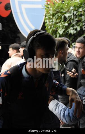 Fotografias del RC Celta de Vigo bajando del bus y entrando al Hotel Banque D'Images