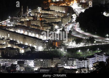 Algérie, Alger : vue nocturne du quartier de Bab El Oued *** local légende *** Banque D'Images