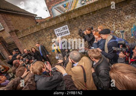 Boris Johnson et sa femme d'alors, Marina Wheeler, font campagne pour le maire de Londres Banque D'Images