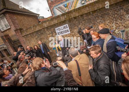 Boris Johnson et sa femme d'alors, Marina Wheeler, font campagne pour le maire de Londres Banque D'Images