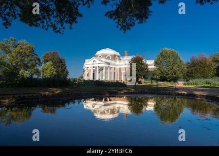 OCTOBRE 2021, CHARLOTTESVILLE, va., USA - vue ensoleillée de la maison de Thomas Jefferson, Monticello, Charlottesville, Virginie Banque D'Images