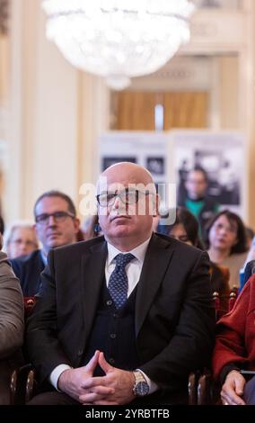 Milan, Italie. 03 décembre 2024. Fortunato Ortombina durante la Presentazione del ritrovamento del manoscritto del libretto della Forza del destino di Francesco Maria Piave al Teatro alla Scala di Milano - Milano, Italia - Marted&#xec;, 3 Dicembre 2024 (foto Stefano Porta/LaPresse) présentation de la trouvaille du manuscrit du livret de Francesco Maria Piave au Teatro Alla Scala, Italie - photo - 3 décembre 2024 décembre : Porta/Lafresse Banque D'Images