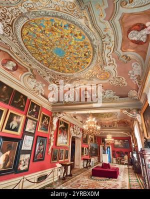 La galerie de peintures avec son plafond au palais de Wilanów à Varsovie, Pologne Banque D'Images