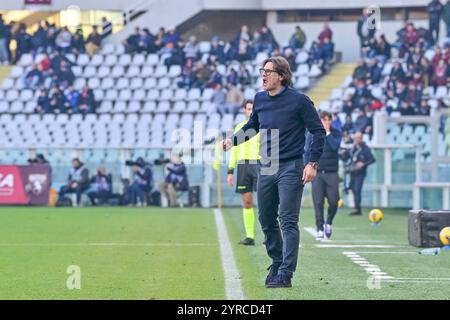 Entraîneur-chef du Torino FC Paolo Vanoli, vu lors du match de football Serie A 2024/2025, entre le Torino FC et la Napoli SSC au stade Olimpico Grande Torino. Score final : Torino FC 0:1 Napoli SSC. Banque D'Images