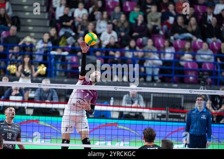 Varsovie, Pologne. 3 décembre 2024. Kevin Tillie. Crédit : Bartlomiej Wisniewski/Cyberfocus/Alamy Live News Banque D'Images