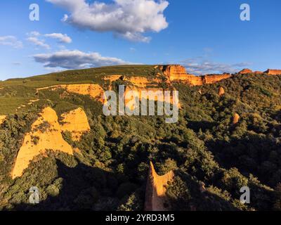 Las Médulas, Monument-zone archéologique de Las Médulas, exploitation minière à ciel ouvert de l'ancien Empire romain, Communauté autonome de Castille et Léon, Espagne. Banque D'Images