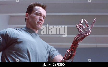 TERMINATOR 2 : JOUR DU JUGEMENT 1991 TriStar Pictures film avec Arnold Schwarzenegger comme Terminator Banque D'Images