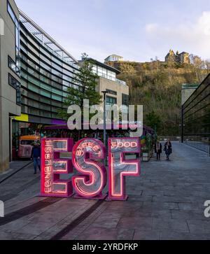 Edinburgh Street Food sur le côté de l'Omni Centre, Édimbourg, Écosse, Royaume-Uni Banque D'Images