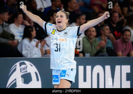 Innsbruck, Autriche. 03 décembre 2024. Handball, femmes : Championnat d'Europe, Islande - Allemagne, tour préliminaire, Groupe F, Hall olympique. L'allemande Alexia Hauf réagit. Crédit : Marco Wolf/dpa/Alamy Live News Banque D'Images
