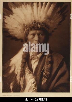 Chef Garfield – Jicarilla, 1904. Photogravure du photographe américain Edward Sherrif Curtis, années 1900 Tiré d'une série de portraits d'Indiens d'Amérique du Nord (sic!) Indigène des États-Unis. Banque D'Images