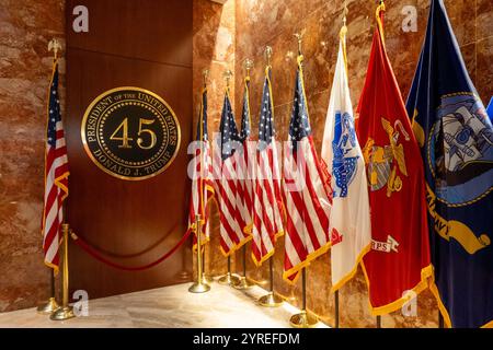 L'intérieur de la tour Trump comprend des restaurants et des boutiques, New York City, États-Unis, 2024 Banque D'Images