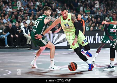 Athènes, Athènes, Grèce. 3 décembre 2024. 14 WILLY HERNANGOMEZ du FC Barcelone concourt avec 41 JUANCHO HERNANGOMEZ du Panathinaikos AKTOR Athènes lors de l'Euroleague, Round 13 match entre le Panathinaikos AKTOR Athènes et le FC Barcelone à l'OAKA Altion Arena à Athènes, Grèce, le 3 décembre 2024. (Crédit image : © Stefanos Kyriazis/ZUMA Press Wire) USAGE ÉDITORIAL SEULEMENT! Non destiné à UN USAGE commercial ! Banque D'Images