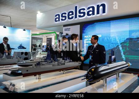 La compagnie turque Aselsa participe à ExpoNaval 2024 au terminal passagers du port de Valparaíso. Exponaval 2024, la foire internationale de l’industrie navale et de la défense, a lieu du 3 au 6 décembre, au terminal passagers de Puerto Valparaíso. Cet événement organisé par la FISA du groupe GL Events et parrainé par la Marine chilienne, présentera une exposition avec plus de 100 exposants qui seront déployés sur une superficie de 12 000 m2, provenant de plus de 25 pays. Cet événement vise à devenir le point de rencontre des forces armées, des fournisseurs et des professionnels de l’industrie Banque D'Images