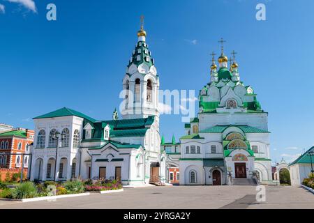 L'ancienne église de la Trinité donneuse de vie un jour ensoleillé d'août, Yoshkar-Ola, Russie Banque D'Images