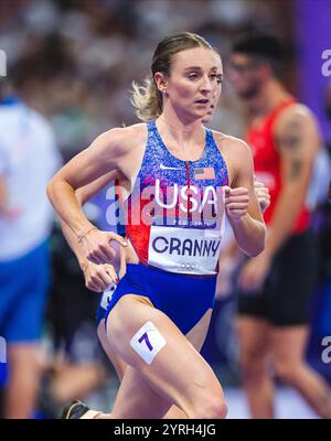 Elise Cranny participe au 1500 mètres aux Jeux Olympiques de Paris 2024. Banque D'Images