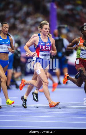 Elise Cranny participe au 1500 mètres aux Jeux Olympiques de Paris 2024. Banque D'Images