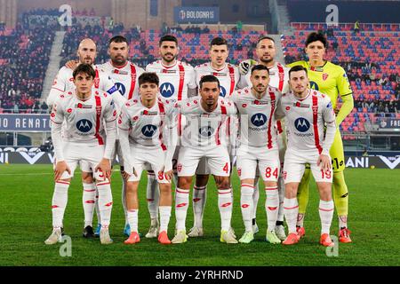 L'AC Monza se présente lors de la Coupe d'Italie, Coppa Italia, manche du 16e match de football entre le Bologna FC et l'AC Monza le 3 décembre 2024 au Stadio Renato Dall&#39;Ara à Bologne, Italie Banque D'Images