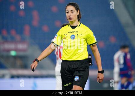 Maria Sole Ferrieri Caputi (arbitre) lors de la Coupe d'Italie, Coppa Italia, manche du 16e match de football entre le Bologne FC et l'AC Monza le 3 décembre 2024 au Stadio Renato Dall&#39;Ara à Bologne, Italie Banque D'Images