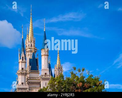 Tokyo, Japon. 30 octobre 2024. Le château de Tokyo Disneyland Banque D'Images