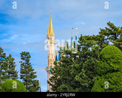 Tokyo, Japon. 30 octobre 2024. Le château de Tokyo Disneyland Banque D'Images