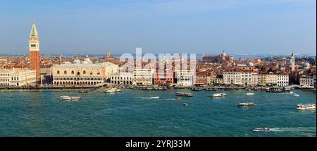 VENISE, ITALIE - 10 SEPTEMBRE 2018 : il s'agit d'une vue panoramique aérienne de Bachino di San Marco et de la partie historique centrale de la ville. Banque D'Images