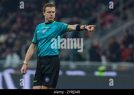 Milan, Italien. 03 décembre 2024. L'arbitre Kevin Bonacina vu en action lors du match de football Coppa Italia 2024/25 entre l'AC Milan et l'US Sassuolo au stade San Siro crédit : dpa/Alamy Live News Banque D'Images