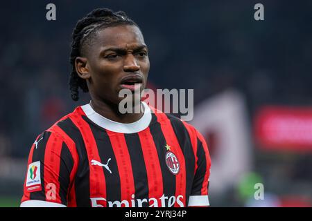 Milan, Italien. 03 décembre 2024. Rafael Leao de l'AC Milan réagit lors du match de football Coppa Italia 2024/25 entre l'AC Milan et l'US Sassuolo au San Siro Stadium crédit : dpa/Alamy Live News Banque D'Images