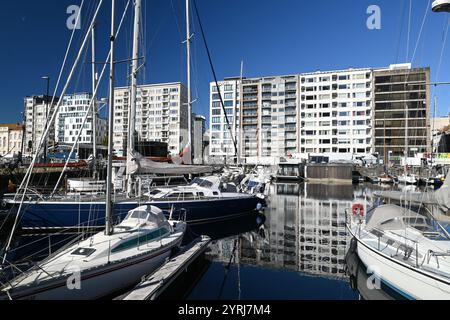 Bateaux dans la marina Mercator d’Ostende – Ostende, Belgique – 24 octobre 2024 Banque D'Images