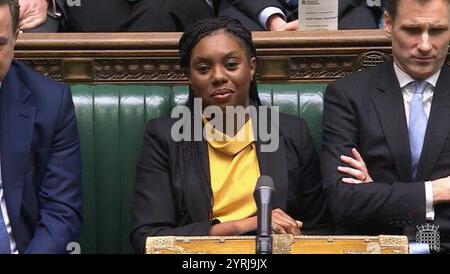 Capture d'écran du chef du parti conservateur Kemi Badenoch pendant les questions du premier ministre à la Chambre des communes, Londres. Date de la photo : mercredi 4 décembre 2024. Banque D'Images