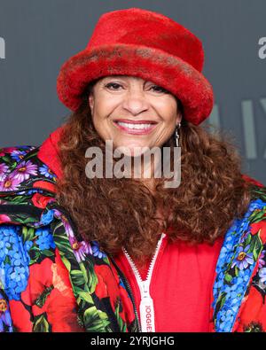 Hollywood, États-Unis. 03 décembre 2024. HOLLYWOOD, LOS ANGELES, CALIFORNIE, États-Unis - 03 DÉCEMBRE : Debbie Allen arrive à la première de Los Angeles de 'The six Triple Eight' de Netflix qui a eu lieu au Théâtre égyptien Hollywood le 3 décembre 2024 à Hollywood, Los Angeles, Californie, États-Unis. (Photo de Xavier Collin/image Press Agency) crédit : image Press Agency/Alamy Live News Banque D'Images