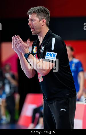 Innsbruck, Autriche. 03 décembre 2024. Handball, femmes : Championnat d'Europe, Islande - Allemagne, tour préliminaire, Groupe F, Hall olympique. L'entraîneur national Markus Gaugisch. Crédit : Marco Wolf/dpa/Alamy Live News Banque D'Images