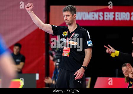 Innsbruck, Autriche. 03 décembre 2024. Handball, femmes : Championnat d'Europe, Islande - Allemagne, tour préliminaire, Groupe F, Hall olympique. L'entraîneur national Markus Gaugisch. Crédit : Marco Wolf/dpa/Alamy Live News Banque D'Images
