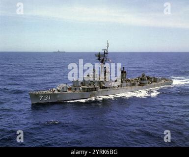 L'USS Maddox (DD-731) a été attaqué lors de l'incident du golfe du Tonkin. L'attaque d'août 1964 contre le navire de la marine américaine a été menée par trois torpilleurs de patrouille nord-vietnamiens Banque D'Images