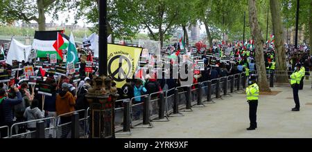 22 mai 2021 ; des milliers de manifestants se sont rassemblés dans le centre de Londres en solidarité avec le peuple palestinien lors des affrontements entre Israël et Gaza en mai 2021. Les organisateurs ont estimé que plus de 180 000 personnes se trouvaient samedi à Hyde Park pour des manifestations pro-palestiniennes. Banque D'Images