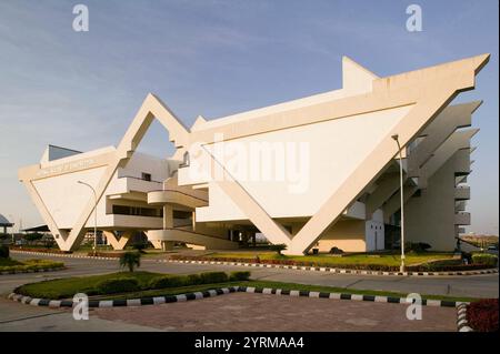 HITEC VILLE- centre majeur de l'industrie indienne de centre d'appel de logiciel. Académie nationale des bâtiments de construction. Hyderabad. Andhra Pradesh. Inde. Banque D'Images