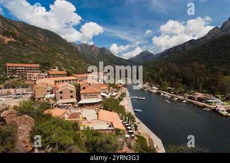 France, Corse, Corse-du-Sud, Calanche Région, Porto, augmentation de la vue sur la ville Banque D'Images