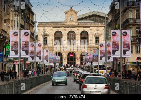 France, Nord-Pas de Calais, département du Nord, la Flandre française, Lille, rue Faidherbe et de la gare la gare de Lille-Flandres Banque D'Images