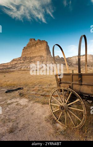 USA, Ohio, Scottsbluff, Scotts Bluff National Monument et pioneer wagon train Banque D'Images