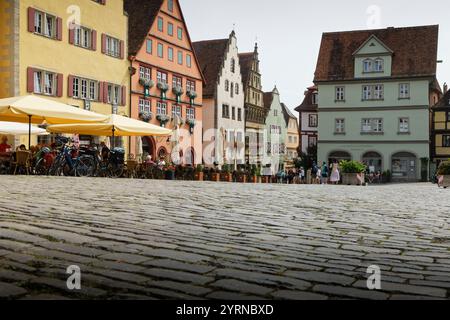 Restaurants, place du marché, Rothenburg ob der Tauber, Franconie, Bavière, Allemagne Banque D'Images