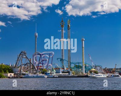 Stockholm, Suède - juin 26 2024 : le parc d'attractions Gröna Lund à Stockholm, Suède. Sur le côté au large de l'île de Djurgården, il date du 18 Banque D'Images