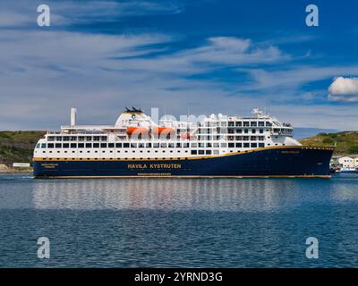 Bodo, Norvège - 18 juin 2024 : le Havila Pollux, un navire de croisière côtier hybride fonctionnant au GNL et alimenté par batterie en Norvège. Prise à Bodo en Norvège. Banque D'Images