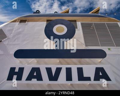 Bodo, Norvège - 18 juin 2024 : Havila Line marque à bord de l'entonnoir du Havila Pollux, une croisière côtière hybride alimentée par GNL et batterie Banque D'Images