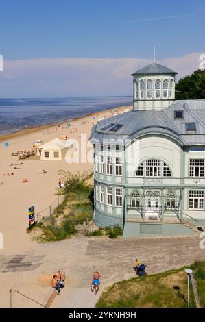 Maison typique sur la plage de Jurmala, golfe de Riga, Lettonie, région Baltique, Europe du Nord Banque D'Images