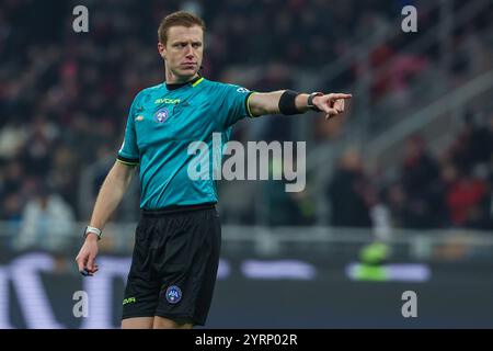 Milan, Italie. 03 décembre 2024. L'arbitre Kevin Bonacina vu en action lors du match de football Coppa Italia 2024/25 entre l'AC Milan et l'US Sassuolo au stade San Siro. SCORE FINAL ; AC Milan 6 : 1 US Sassuolo. (Photo de Fabrizio Carabelli/SOPA images/Sipa USA) crédit : Sipa USA/Alamy Live News Banque D'Images