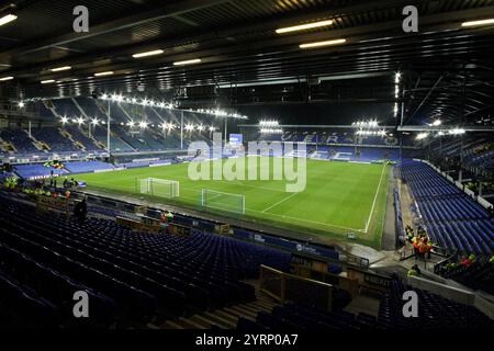 Liverpool, Royaume-Uni. 04th Dec, 2024. Vue générale à l'intérieur du stade Goodison Park avant le match de gamepremier League de ce soir, Everton v Wolverhampton Wanderers au Goodison Park à Liverpool le mercredi 4 décembre 2024. Cette image ne peut être utilisée qu'à des fins éditoriales. Usage éditorial exclusif, photo de Chris Stading/Andrew Orchard photographie sportive/Alamy Live News crédit : Andrew Orchard photographie sportive/Alamy Live News Banque D'Images